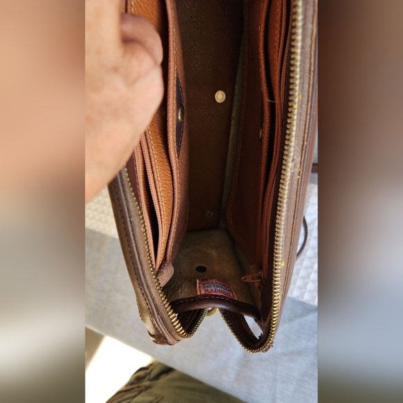 Splatter a garden of beauty upon your favorite Patricia Nash™ Straw Viotti Tote. - Picture 10 of 11